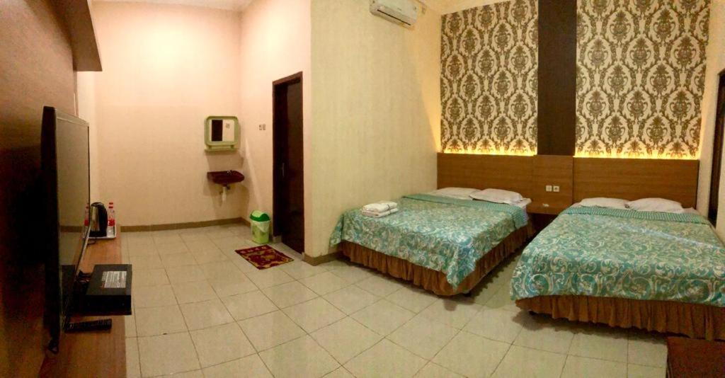 Grafika Hotel Dan Resto Gombong  Luaran gambar