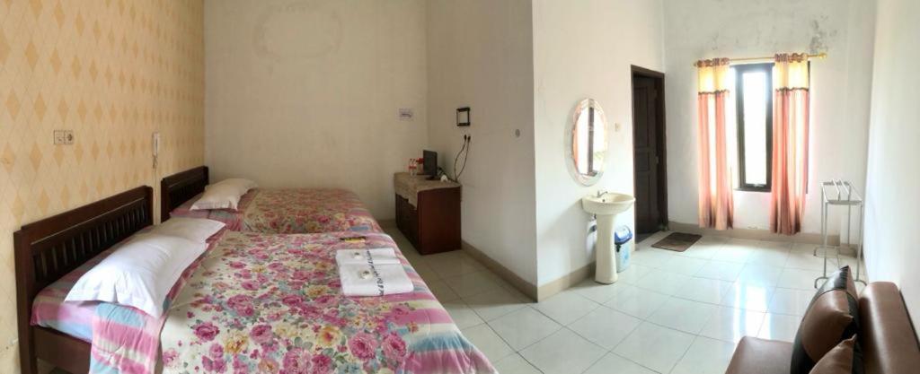 Grafika Hotel Dan Resto Gombong  Luaran gambar